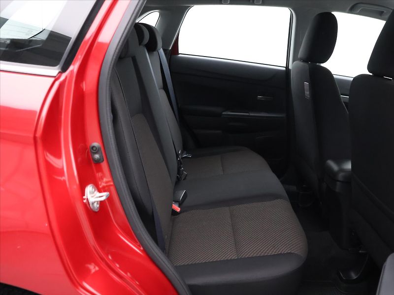 Mitsubishi ASX 2,0 I 110KW CZ 22TIS.KM 1.MAJ - fotka 12 z 32