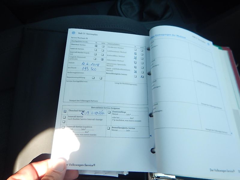 Volkswagen Touran 1.9 TDI, 7 MÍST, TAŽNÉ - fotka 33 z 33