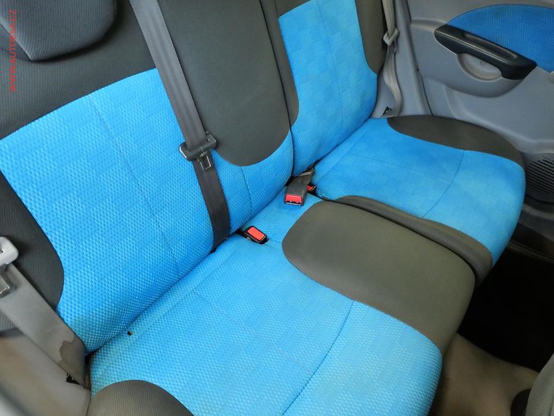 Kia Picanto (2007) 1.0 CRDi, AC - fotka 12 z 17