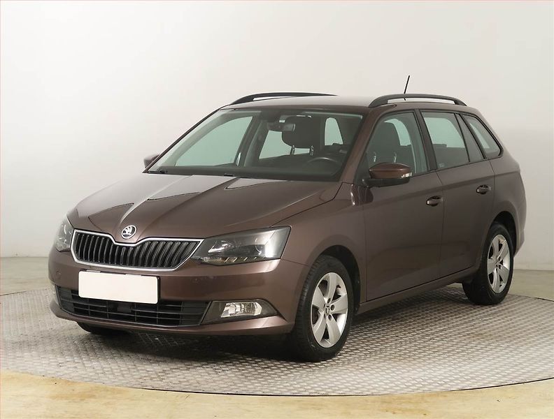 Škoda Fabia (2015) Style 1.2 TSI, ČR,1.maj - fotka 2 z 19