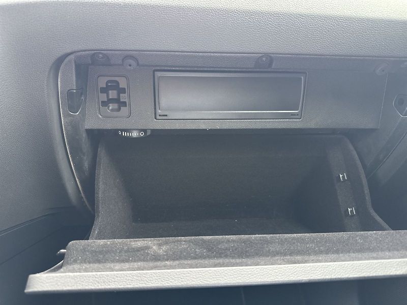 Volkswagen Passat (2021) Variant 2.0 TDI DSG Business - fotka 26 z 34