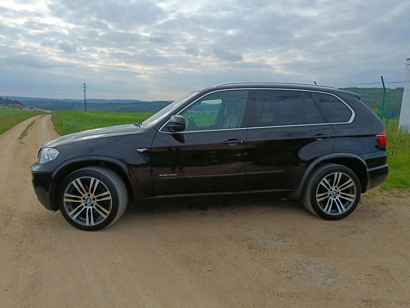 BMW X5 (2010) M-packet - fotka 1 z 28