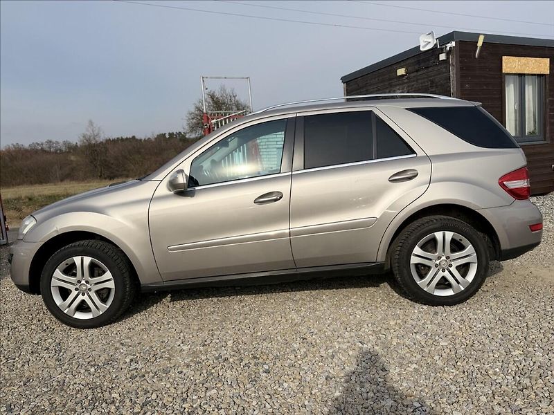 Mercedes-Benz Třídy M 3,0 320CDI 4-MATIC A/T DPH - fotka 8 z 30