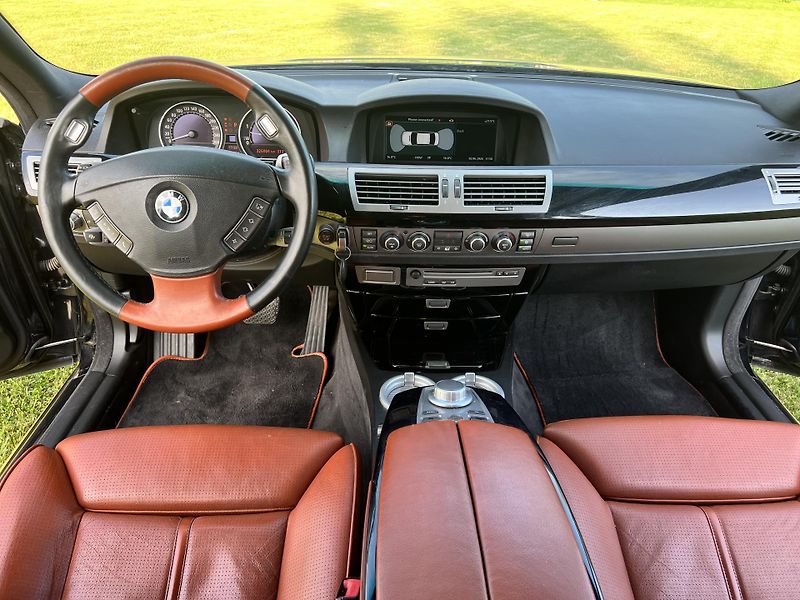 BMW Řada 7 3.0 170KW,MAX VÝBAVA,T.Z - fotka 33 z 46