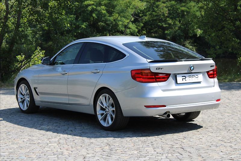 BMW Řada 3 320i GT / xDrive / HUD / 360° - fotka 45 z 49