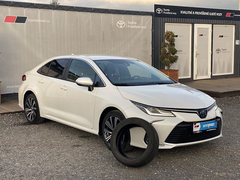 Toyota Corolla 1.8HSD, ČR, StyleTech, DPH - fotka 1 z 15
