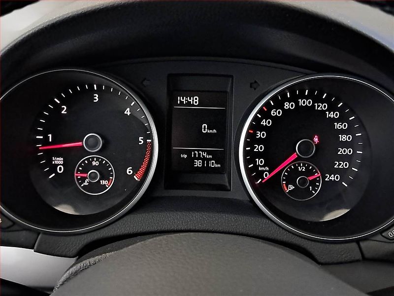 Volkswagen Golf (2010) 1.6 TDI, 4X4, Tempomat - fotka 11 z 16