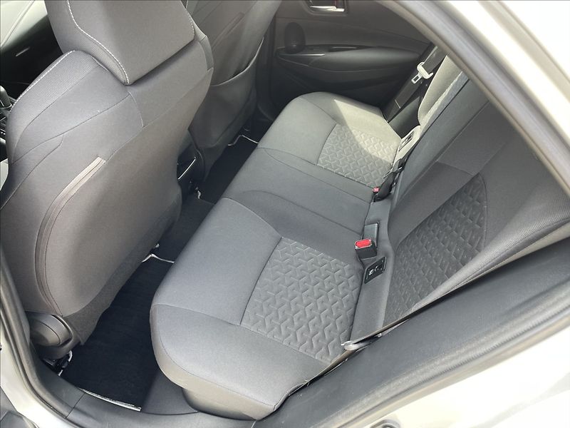 Toyota Corolla 1,8 Hybrid e-CVT Confort ČR.1. - fotka 23 z 29