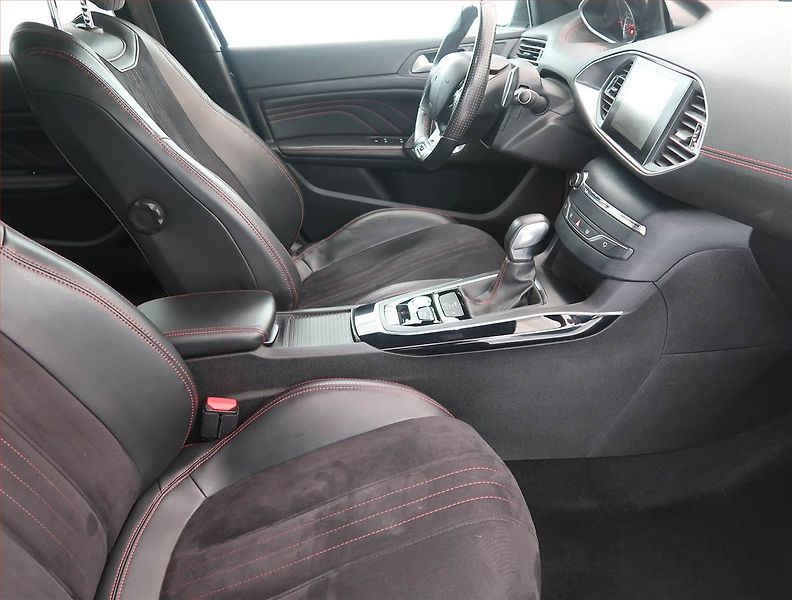 Peugeot 308 (2016) GT Line 2.0 BlueHDi GT - fotka 9 z 19