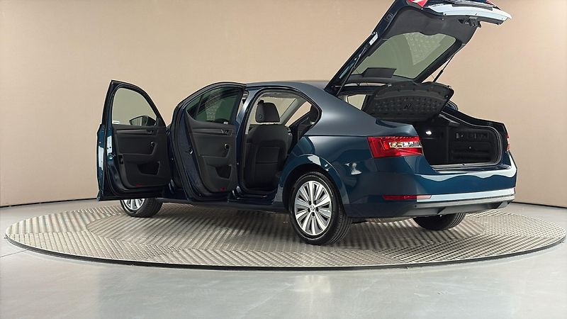Škoda Superb 2.0 TSI DSG Style - fotka 7 z 28