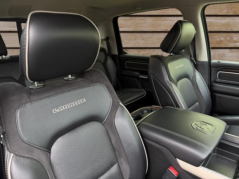 Dodge RAM (2022) +LARAMIE+VZDUCH+OFFROAD PAKET+ - fotka 10 z 23