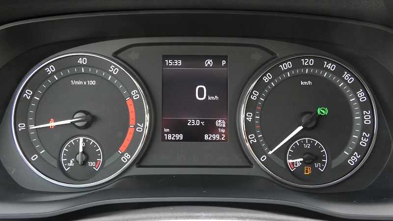 Škoda Octavia 1.5 TSI DSG Ambition - fotka 13 z 22