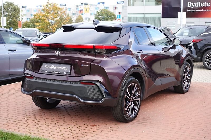Toyota C-HR 2,0 HEV Executive - fotka 4 z 35