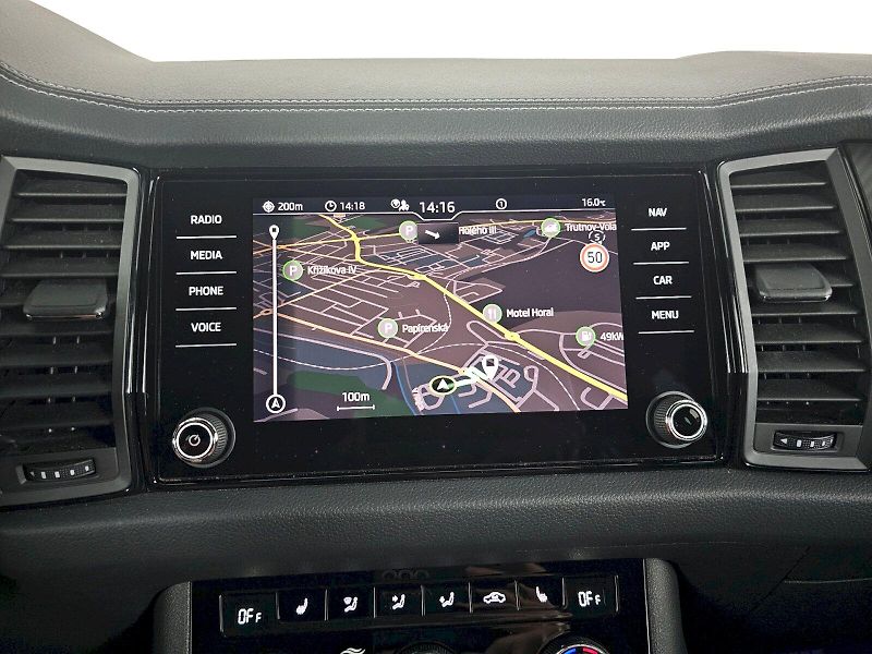 Škoda Kodiaq (2023) 2.0TSI 140kW 4X4 SPORTLINE TAŽ - fotka 19 z 35