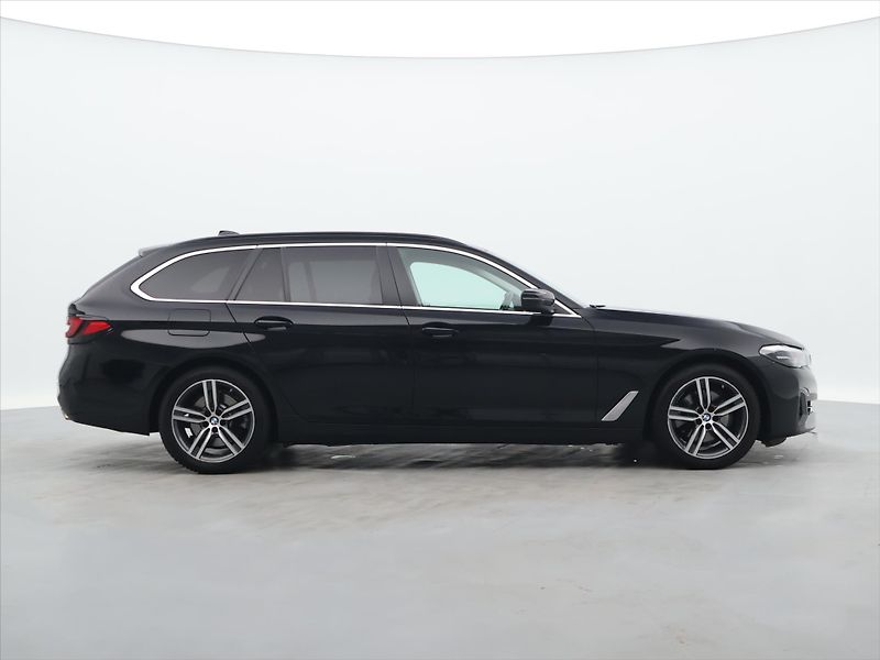 BMW Řada 5 2.0 D 140kW xDrive AT CZ - fotka 8 z 35