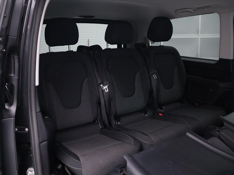 Mercedes-Benz Třídy V 2,0 250d 140kW L Exclusive CZ - fotka 13 z 32