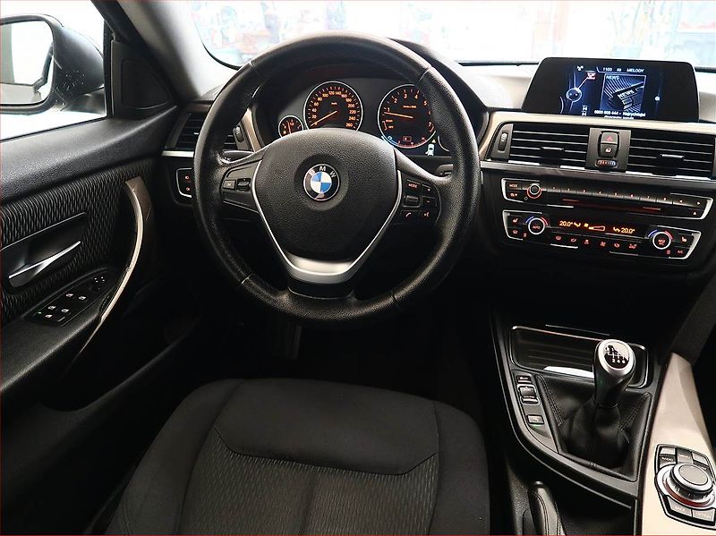 BMW Řada 4 (2014) 420i xDrive, 4X4, Navi - fotka 7 z 18