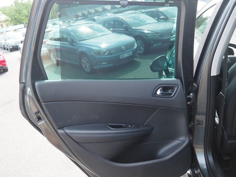 Peugeot 308 (2013) 2.0 HDI, SW BusinessLine, AT - fotka 13 z 33