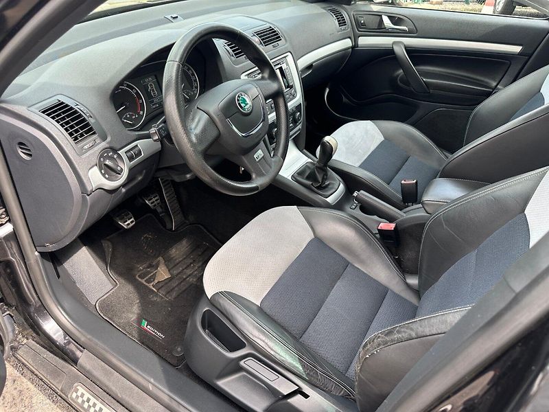 Škoda Octavia (2010) RS 2,0TFSI 147KW - fotka 10 z 32
