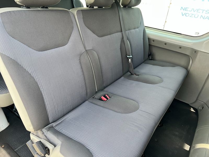Opel Vivaro (2007) 2.5CDTi 107kW 9míst! Tažné! - fotka 16 z 20