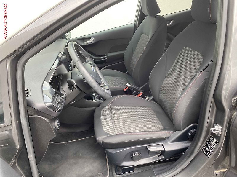 Ford Fiesta (2019) 1.0 EB, ST-Line, navi, kamera - fotka 9 z 18