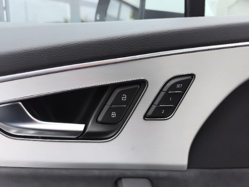 Audi Q7 3.0TDi 210kW S-line - fotka 10 z 26