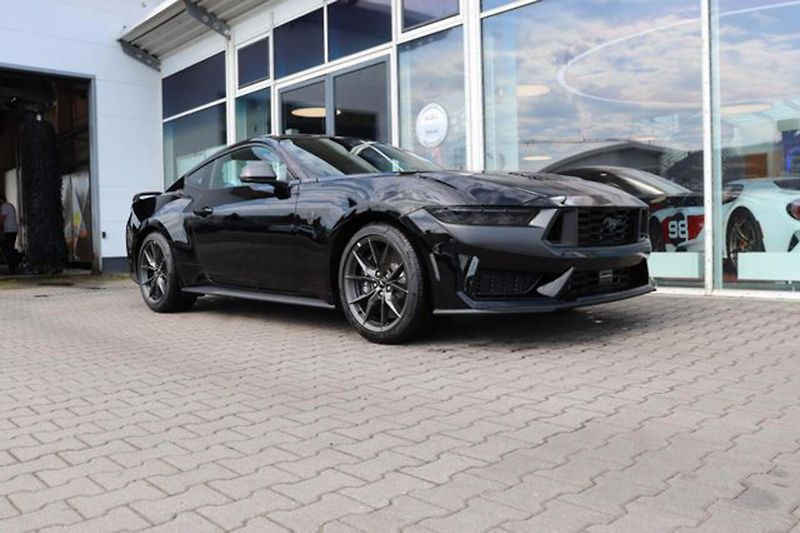Ford Mustang (2026) 5.0 Dark Horse MagneRide - fotka 2 z 25