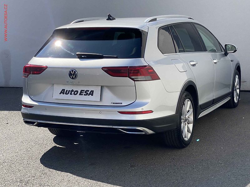 Volkswagen Golf (2021) 2.0 TDi 4x4, 1.maj,ČR - fotka 4 z 17