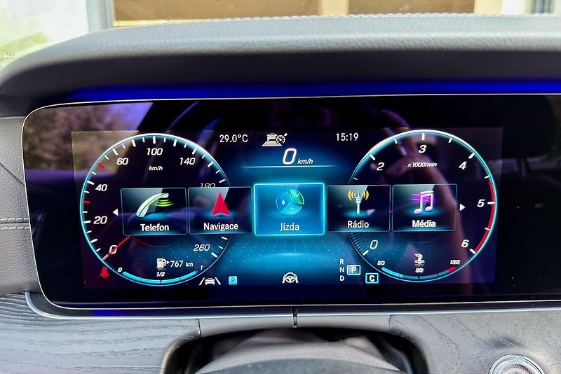 Mercedes-Benz Třídy E (2020) E 220d 4Matic AMG Line - fotka 55 z 112