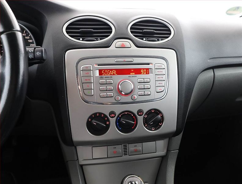 Ford Focus (2009) 1.6 16V, Serv.kniha, nová STK - fotka 9 z 15