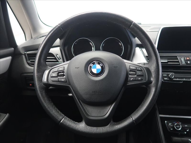 BMW Řada 2 1,5 218i serv. historie, - fotka 24 z 35