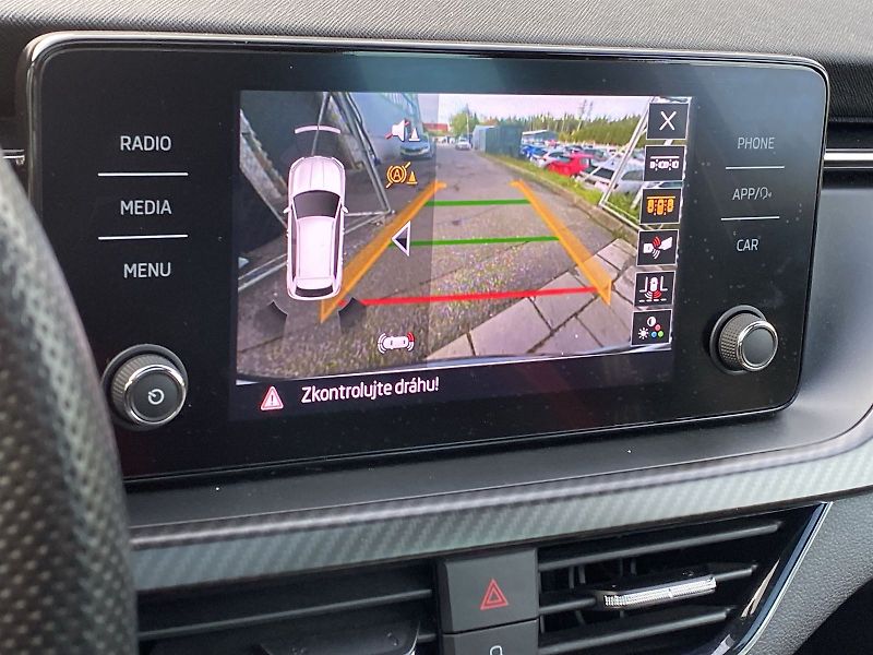 Škoda Kamiq (2023) 1.0 TSI DSG Monte Carlo - fotka 11 z 39