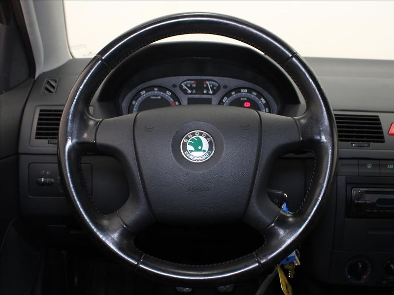 Škoda Fabia 1,2 HTP 47kW Kombi 2.maj.ČR - fotka 9 z 19