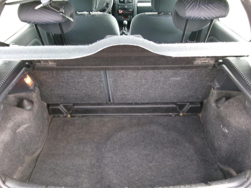 Renault Clio (2003) 1,2 16V AUTOKLIMA - fotka 10 z 21