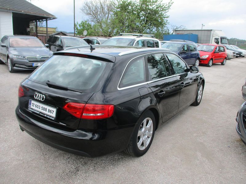 Audi A4 (2009) combi 2,0 TDi servis doložen - fotka 3 z 11