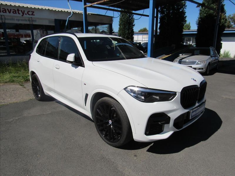 BMW X5 3,0 D xDrive30D M-Paket - fotka 3 z 34