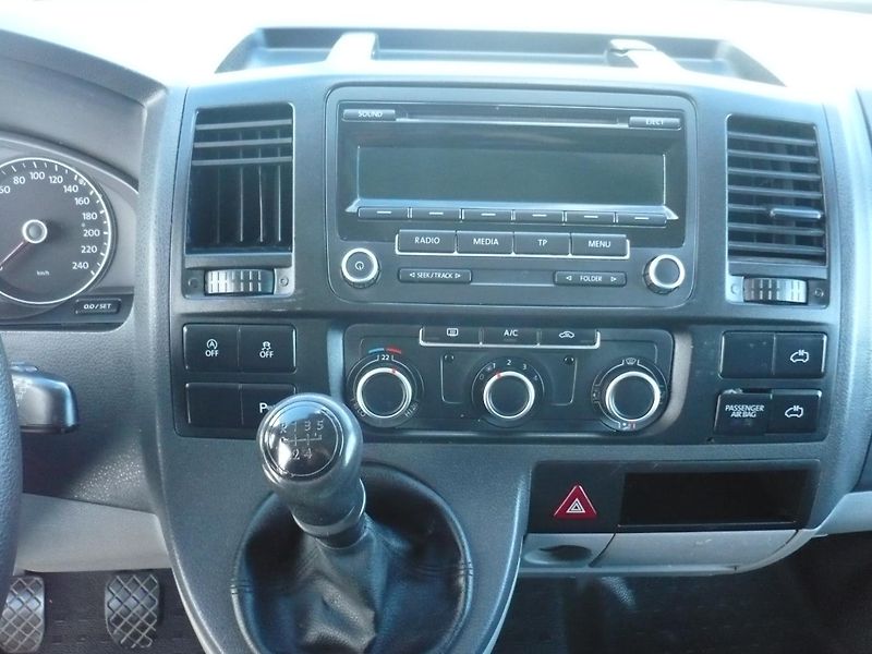 Volkswagen Transporter 2.0TDI DPH 3/9Míst Osobní - fotka 11 z 25