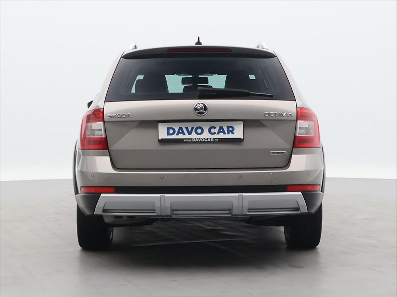 Škoda Octavia 2.0 TDI 135kW DSG Scout Xenon - fotka 6 z 28