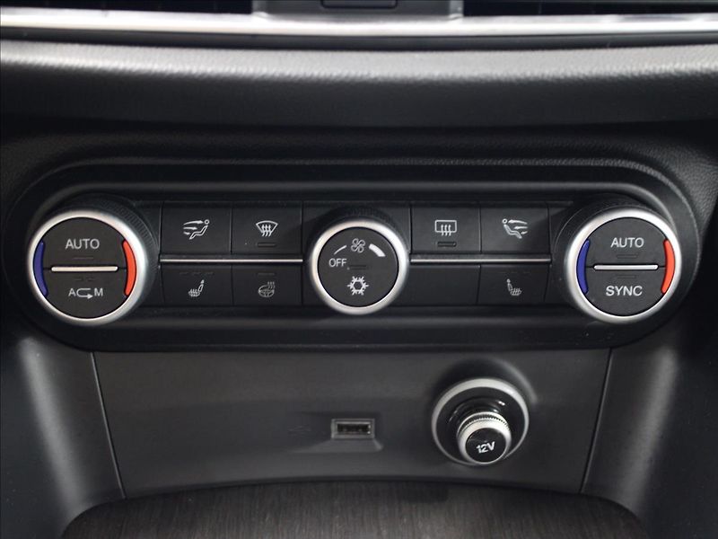 Alfa Romeo Stelvio 2,0 TBi 280k Q4 Kůže Led - fotka 25 z 33