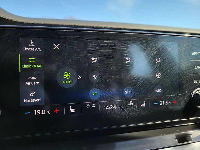 Škoda Octavia IV combi 2.0 TDi AMBITION *ČR - fotka 13 z 47
