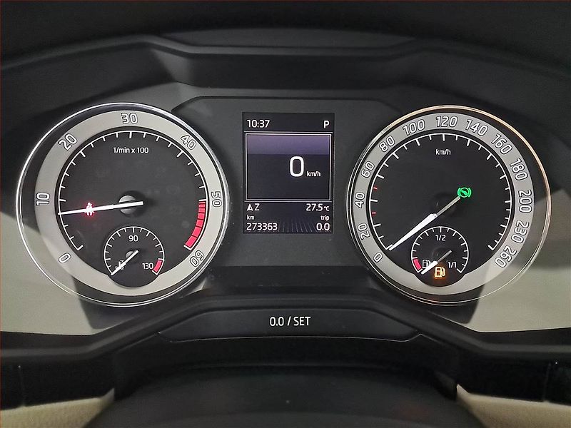 Škoda Superb (2015) Laurin&Klement 2.0 TDI - fotka 11 z 30