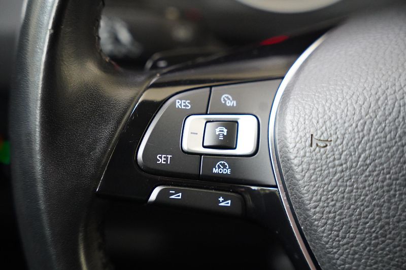 Volkswagen Tiguan - fotka 15 z 25