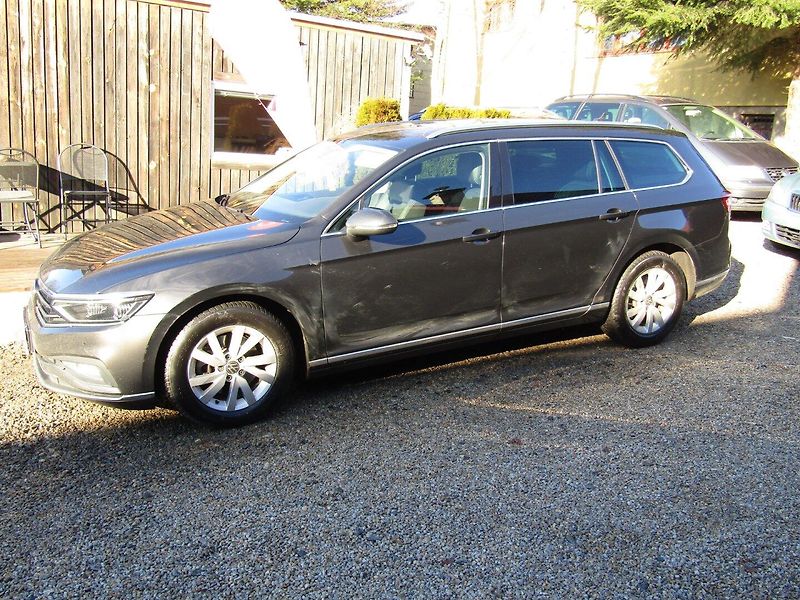 Volkswagen Passat (2022) 2.0 TDI DSG 147kW  MATRIX - fotka 2 z 41