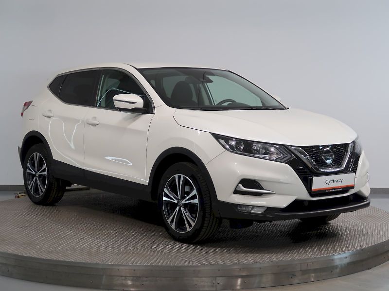 Nissan Qashqai (2021) 1.3DiG-T 103KW TAŽNÉ 360*CAMER - fotka 6 z 33
