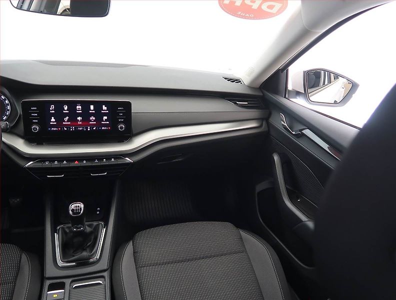 Škoda Octavia (2022) Style 1.0 TSI, Serv.kniha - fotka 8 z 26