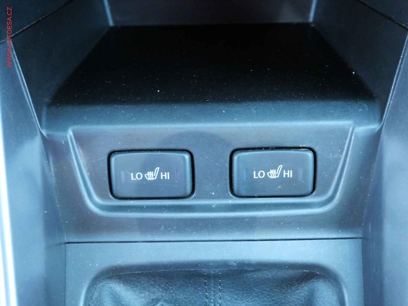 Suzuki Vitara (2019) 1.4i, 2.maj,ČR, AC, TZ, park - fotka 16 z 23