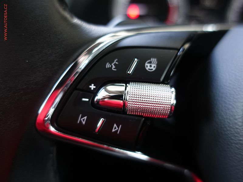 Škoda Superb (2021) 1.5 TSi, 2.maj,ČR, Style - fotka 17 z 28