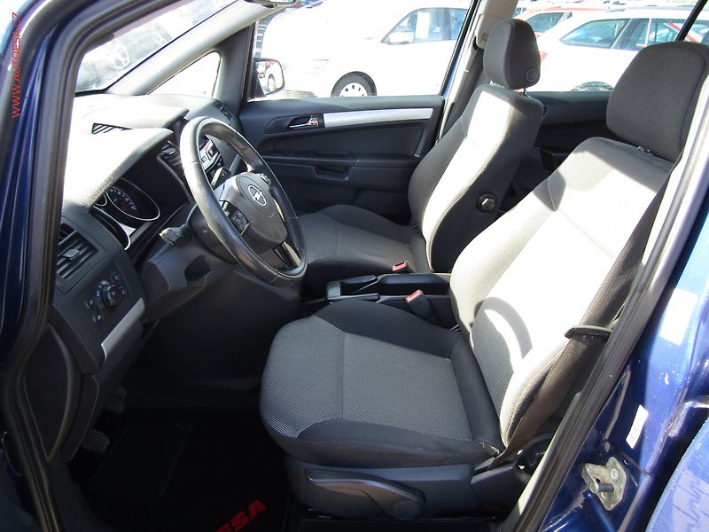 Opel Zafira (2011) 1.8 i, AC, temp - fotka 9 z 17
