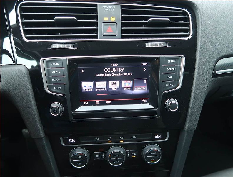 Volkswagen Golf (2014) Comfortline 1.6 TDI, Tempomat - fotka 12 z 15