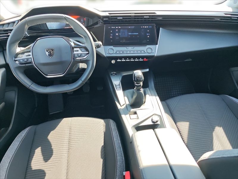 Peugeot 308 1,2 PT 130 ACTIVE - fotka 9 z 11